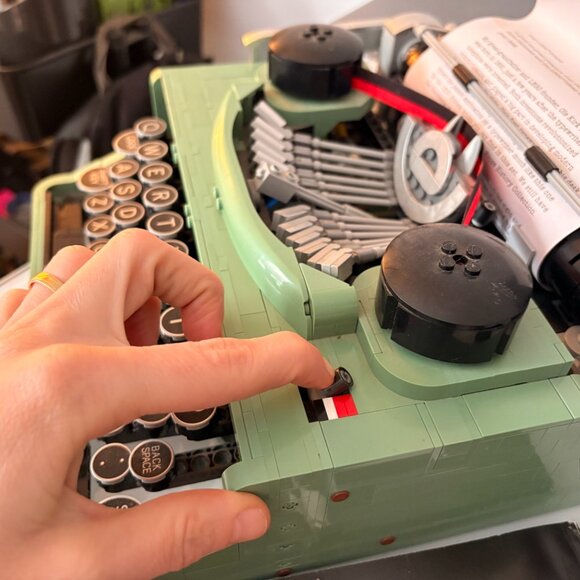 Lego Typewriter Set - Picture 8 of 11